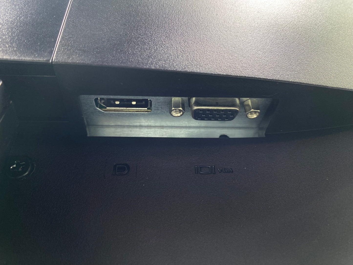 Monitor Dell E2216Hf 22" (FHD) 60Hz DP VGA c/ Cable Power y DP