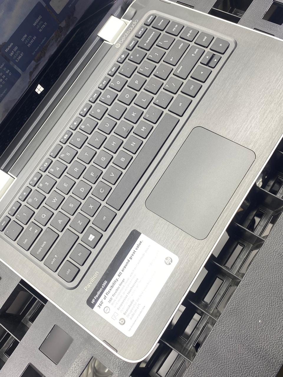 Laptop HP 13-a019wm 13.3" A6-6310 4GB RAM 240GB SSD WINDOWS 11 HOME c/cargador