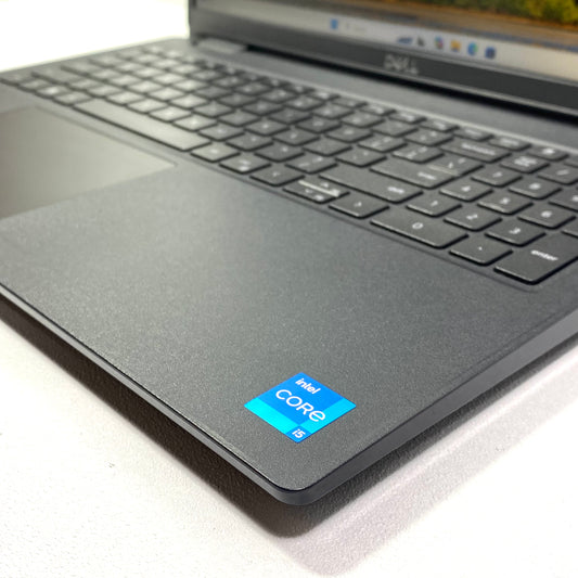 Laptop Dell Latitude 3520 15.6" FHD i5-1135G7 16GB 256GB SSD WINDOWS 11 PRO c/ adaptador