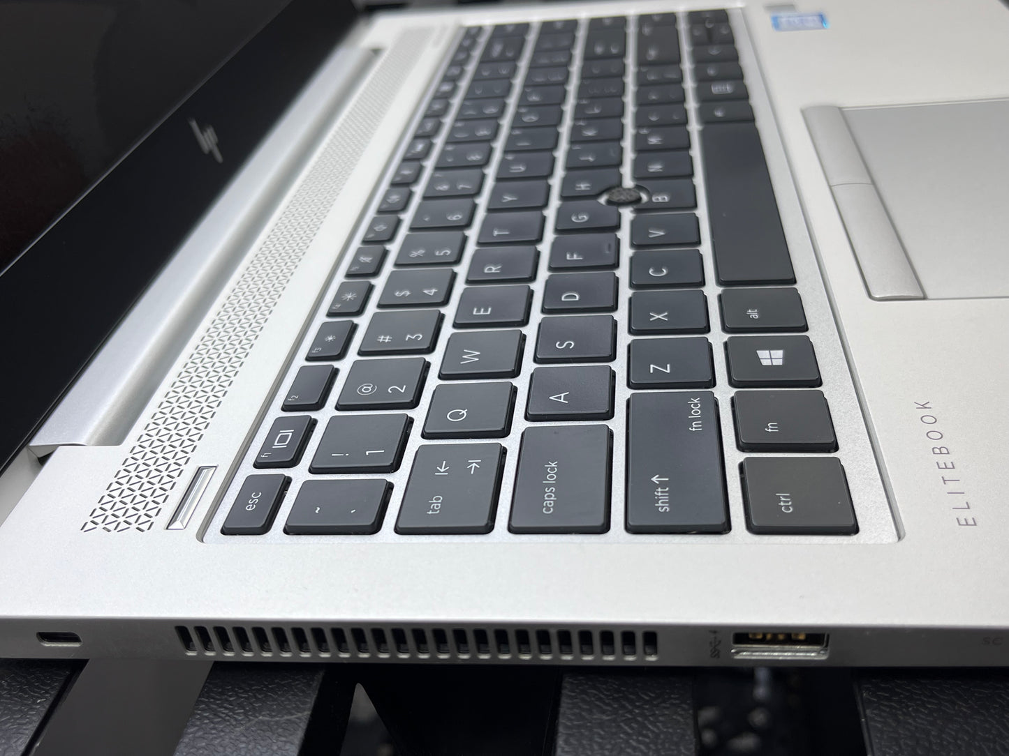 HP EliteBook 840 G5 14" 1920x1080 (FHD) Core i5-8350U 16GB RAM DDR4 256GB M.2 SSD WINDOWS 11 PRO