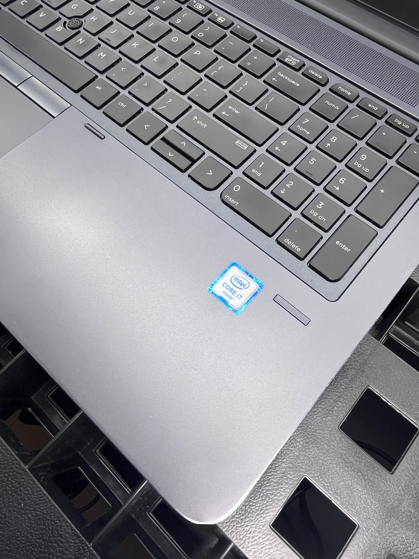 Laptop HP Zbook 15 G3 15.6 Core i7-6820HQ 32GB RAM 512 GB NVMe SSD Windows 10 PRO c/cargador