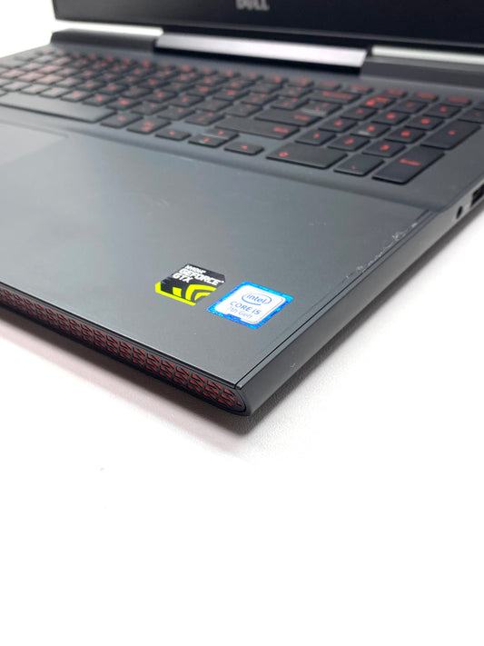 Laptop Dell Inspiron 15 7000 15.6" 1920x1080 (FHD) Core i5-7300HQ 16GB RAM DDR4 256GB M.2 SSD + 1TB HDD WINDOWS 11 HOME c/ cargador