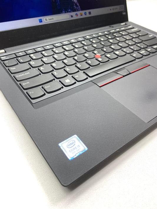 Laptop Lenovo ThinkPad T490 14" 1920x1080 (FHD) Core i5-8265U 8GB RAM DDR4 128GB NVMe SSD WINDOWS 11 PRO c/ cargador