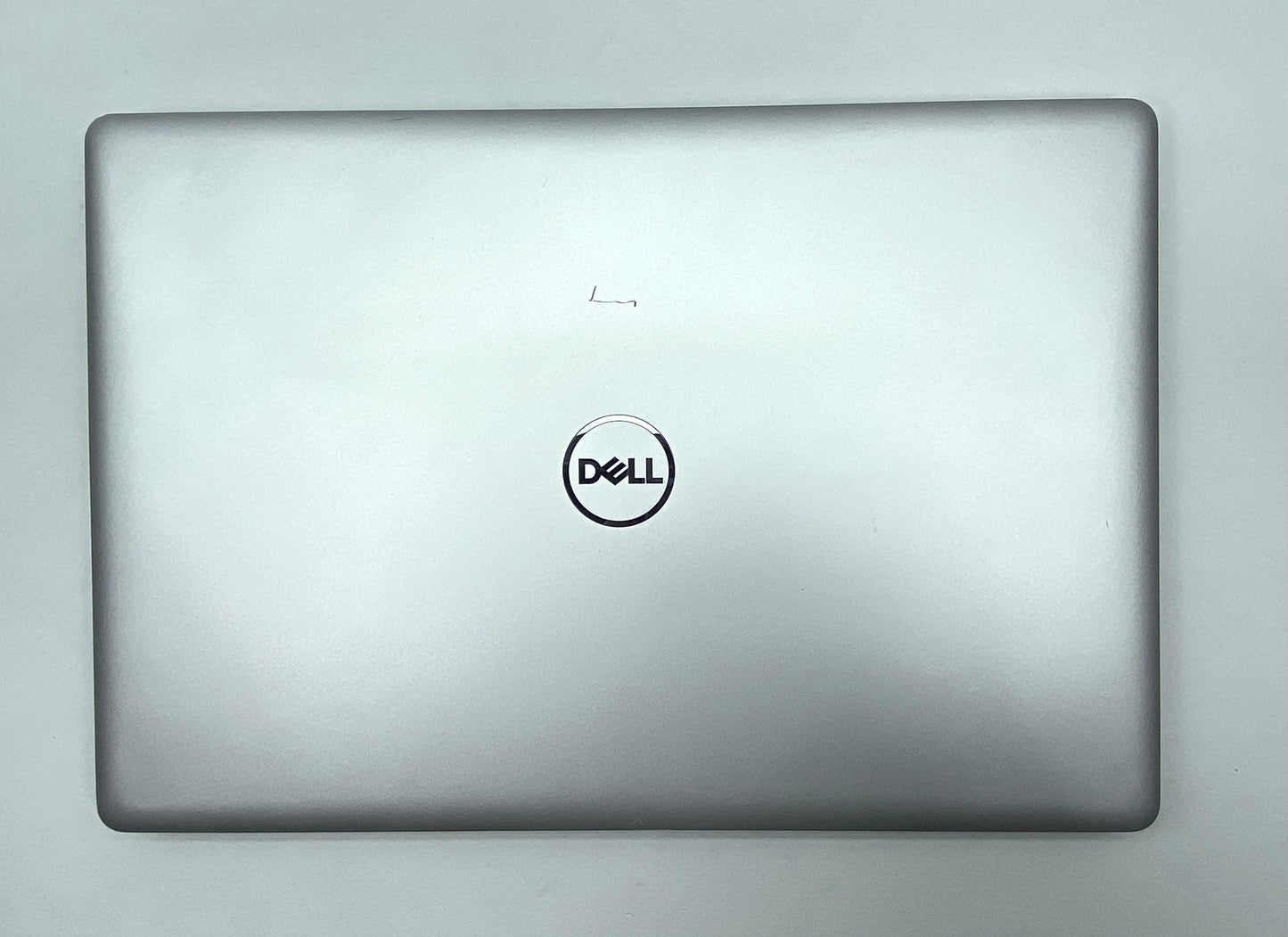 Laptop Dell Inspiron 5570 15.6" 1920x1080 (FHD) Core i5-8250U 16GB RAM DDR4 250GB M.2 SSD + 1TB HDD WINDOWS 11 HOME c/ cargador