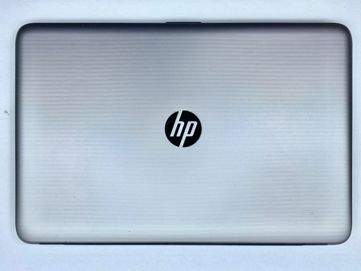 Laptop HP 15-ba113cl 15.6" 1366x768 (HD) A10-9600P 16GB RAM DDR4 500GB SSD WINDOWS 11 HOME c/ cargador