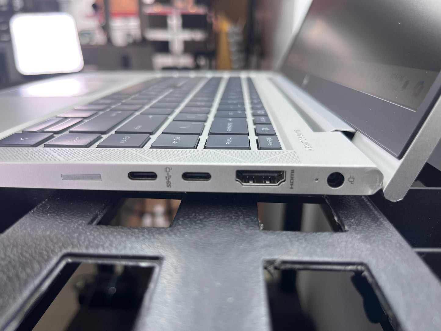 Laptop HP EliteBook 845 G7 14” Ryzen 5 4650U 16GB RAM 256GB M.2 SSD WINDOWS 11 PRO c/cargador