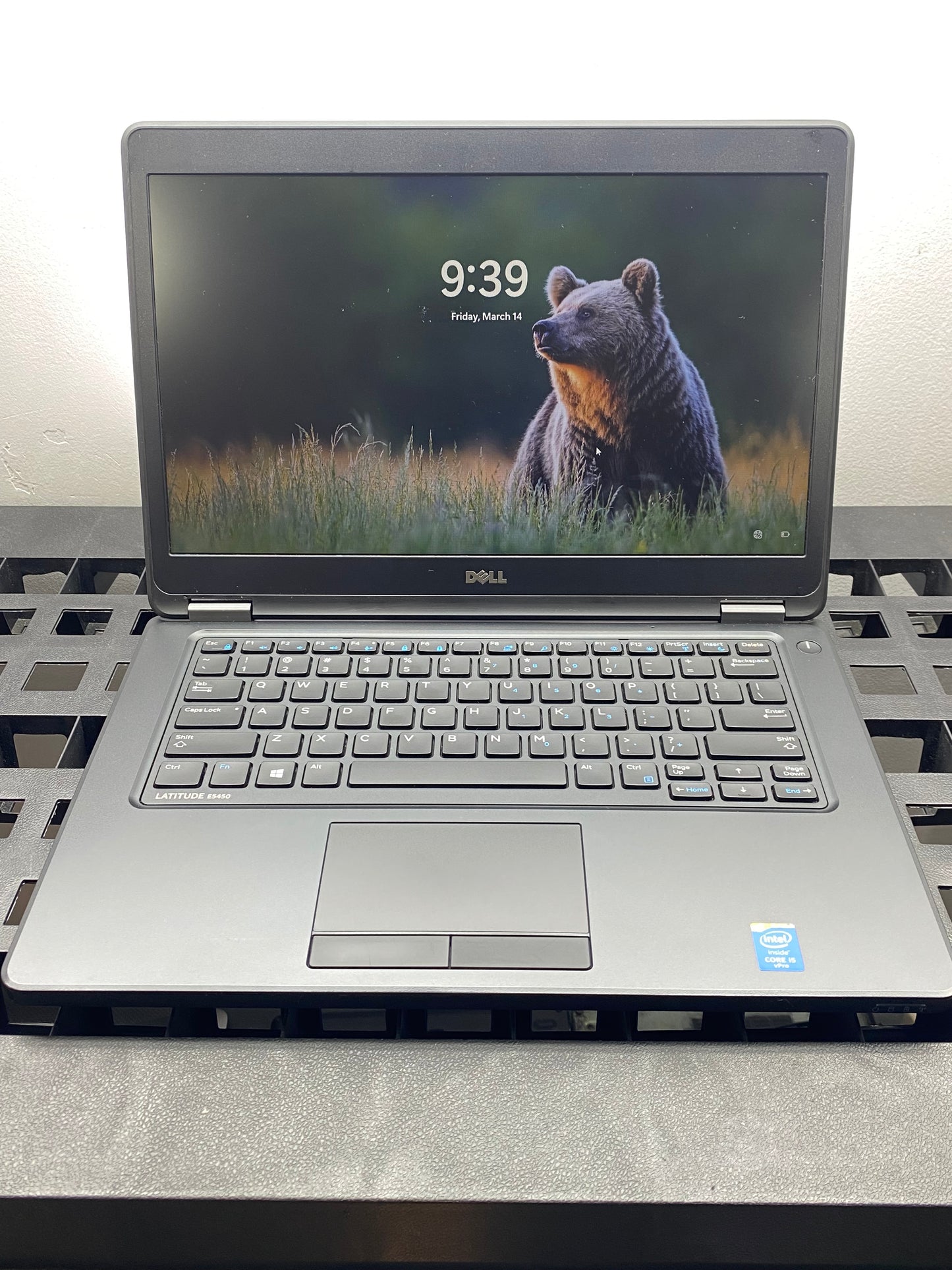 Laptop Dell Latitude E5450 14" 1366x768 (HD) Core i5-5300U 16GB RAM DDR3L 250GB SSD WINDOWS 11 PRO c/ cargador