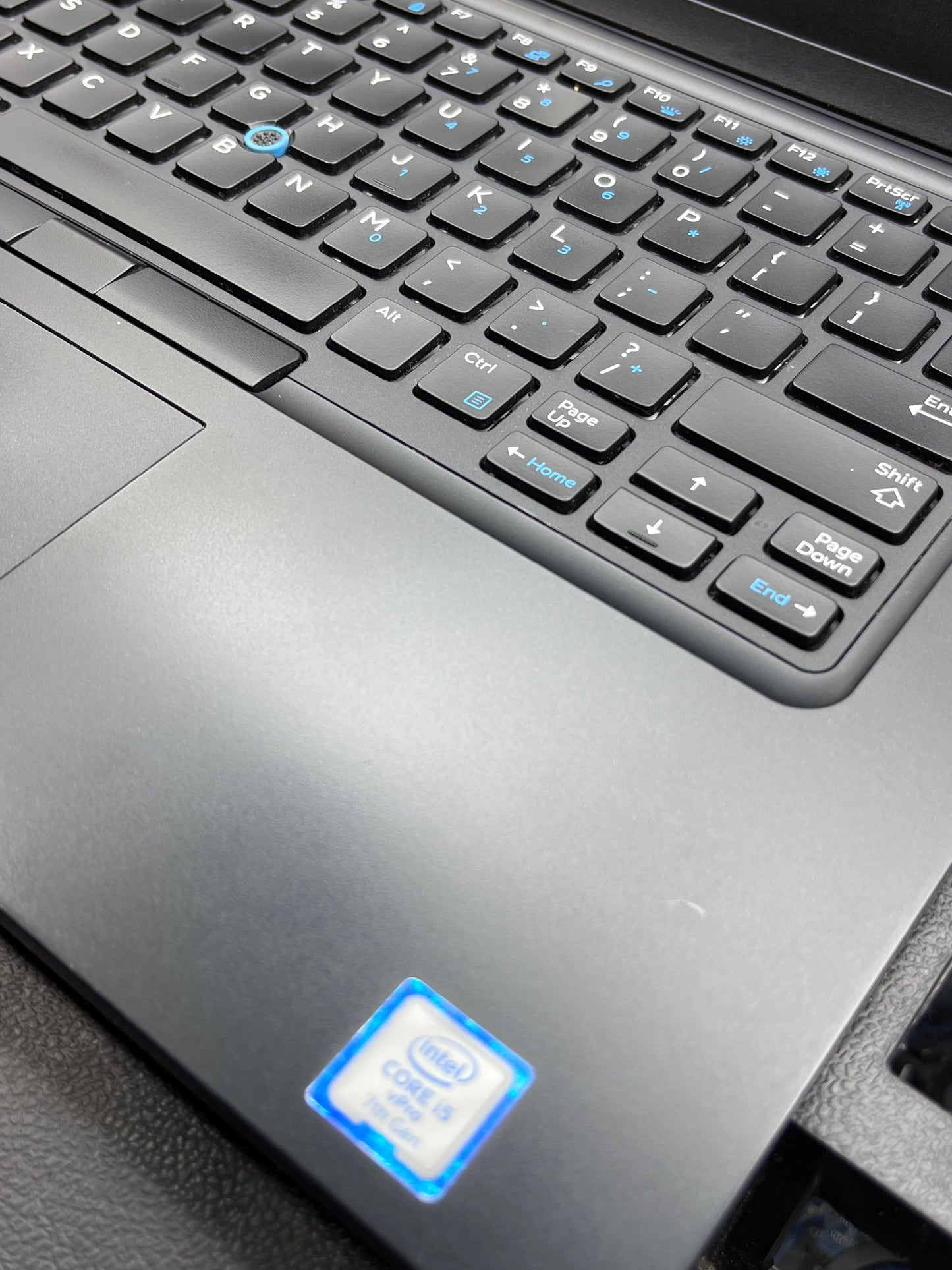Laptop Dell Latitude 5480 14" 1366x768 (HD) Core i5-7300U 16GB RAM DDR4 256GB NVMe SSD WINDOWS 11 PRO c/ cargador