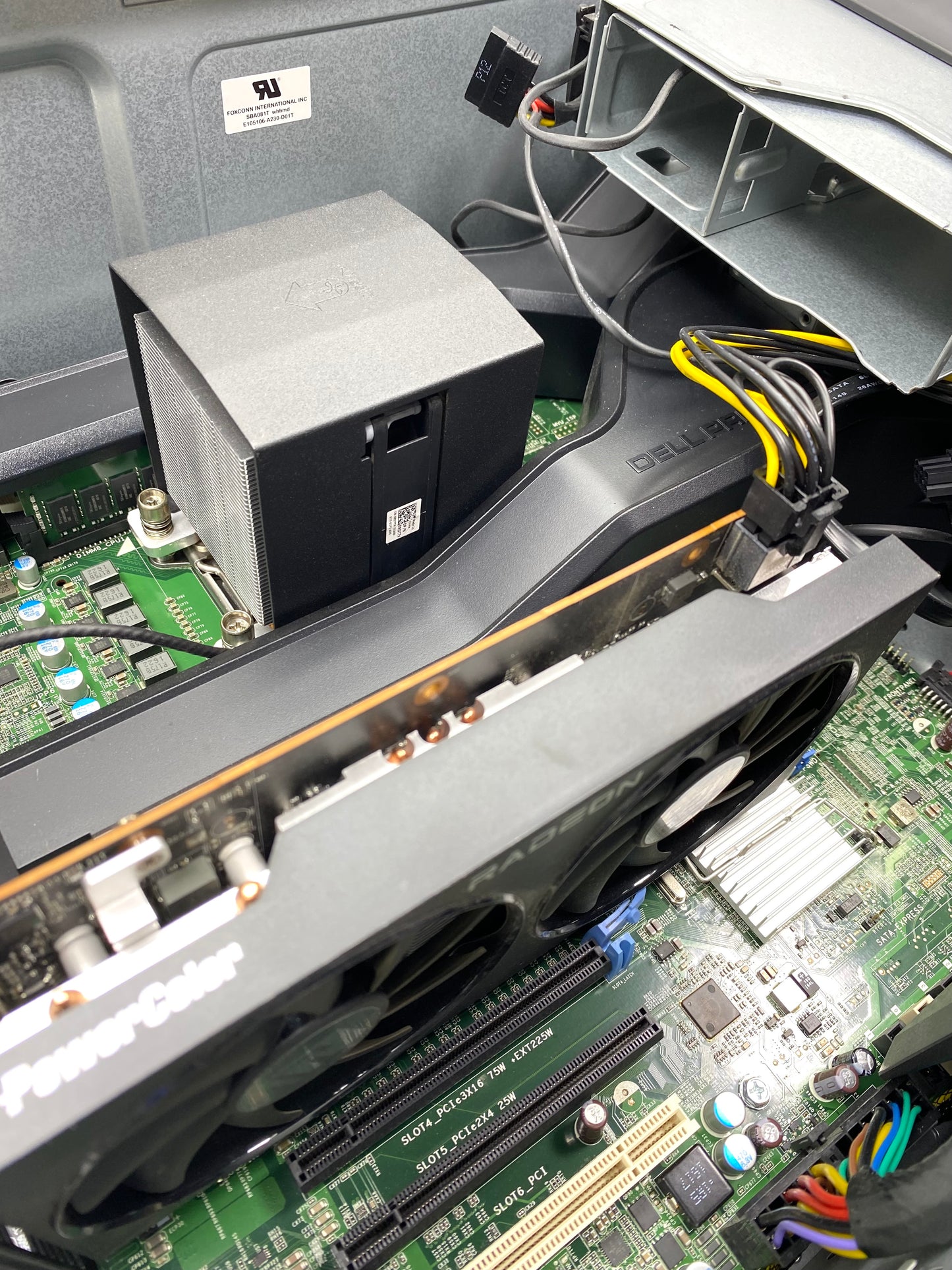 Desktop Dell Precision 5810 Xeon E5-1650 v3 128GB RAM DDR4 1TB SSD + 2TB HDD WINDOWS 11 PRO c/ adaptador