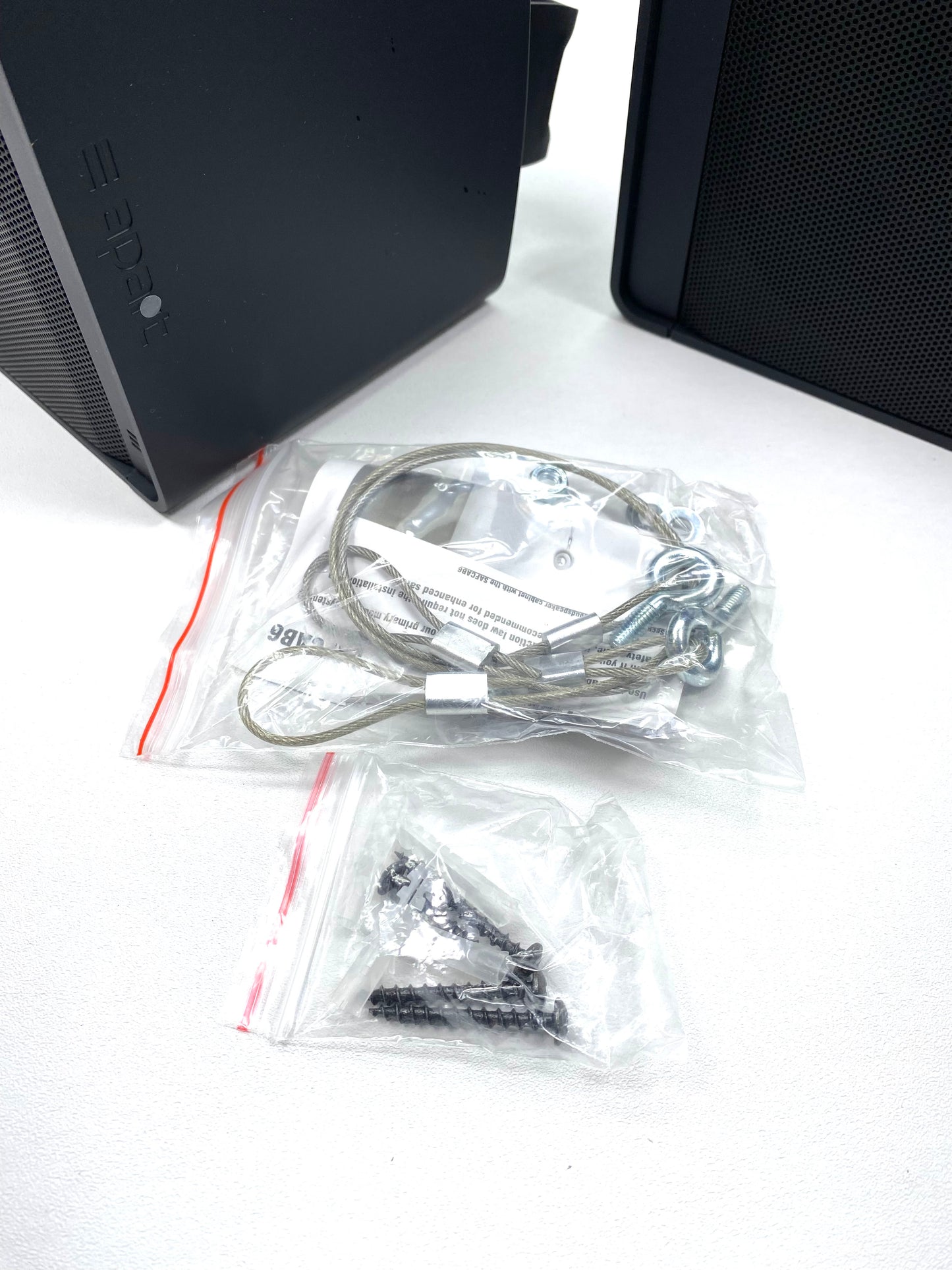 Parlantes Nuevos Apart Kubo 5T-BL c/ Montaje