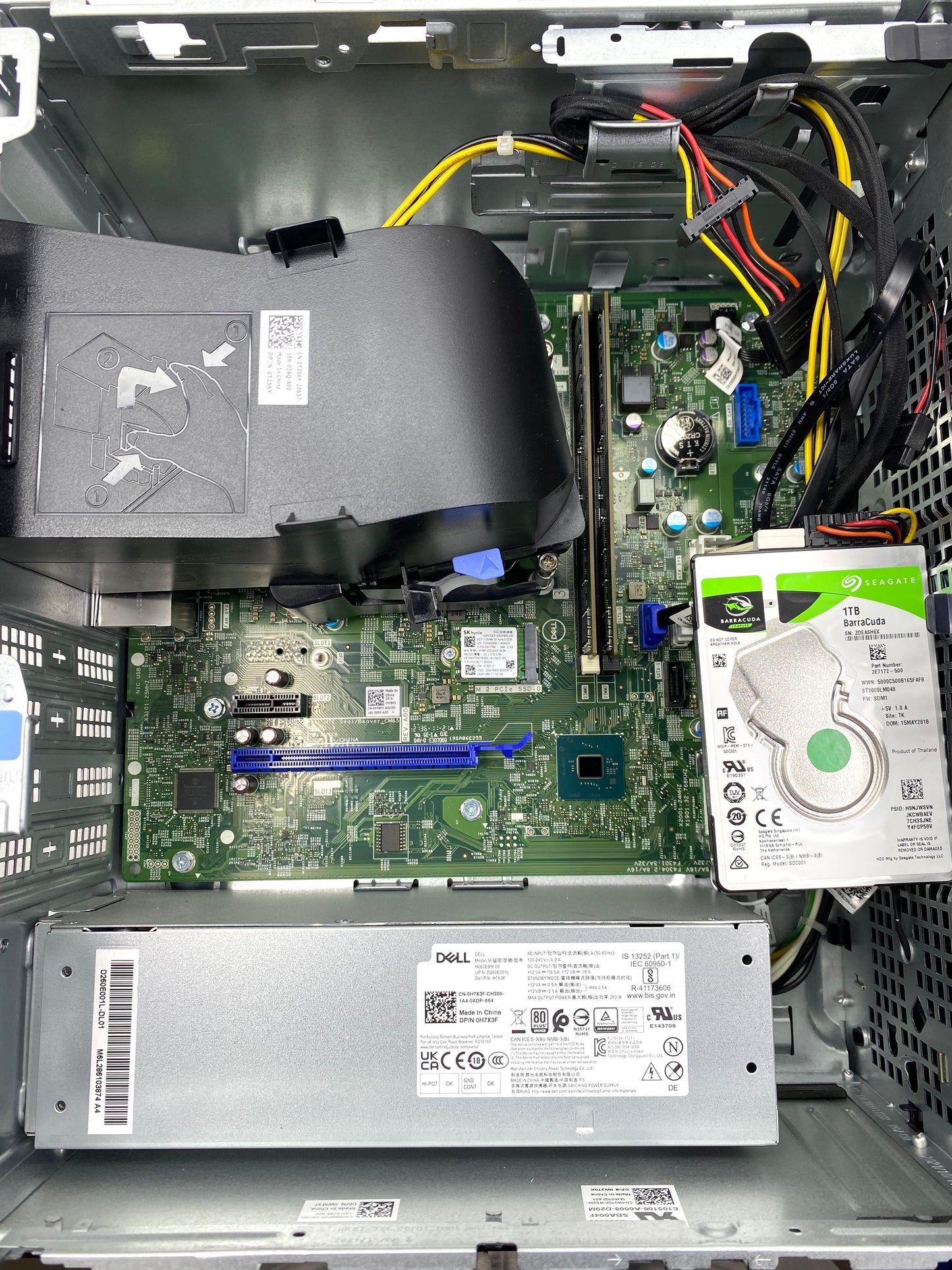 Desktop Dell Inspiron 3891 MT Core i7-10700 32GB RAM DDR4 512GB NVMe SSD + 1TB HDD WINDOWS 11 HOME c/ adaptador