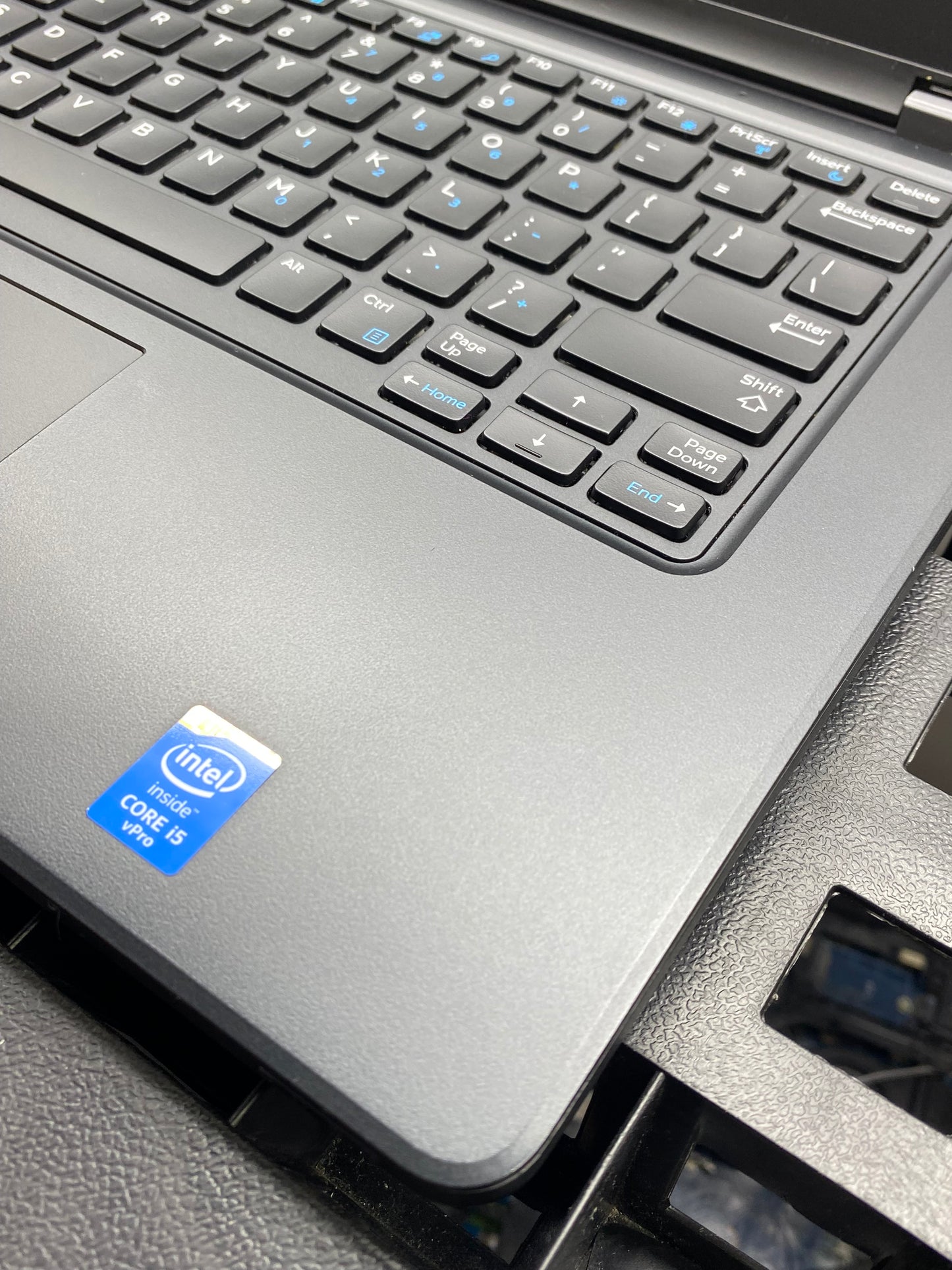 Laptop Dell Latitude E5450 14" 1366x768 (HD) Core i5-5300U 16GB RAM DDR3L 250GB SSD WINDOWS 11 PRO c/ cargador