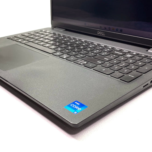 Laptop Dell Latitude 3520 15.6" i5-1135G7 16GB DDR4 256GB SSD WINDOWS 11 PRO c/ cargador