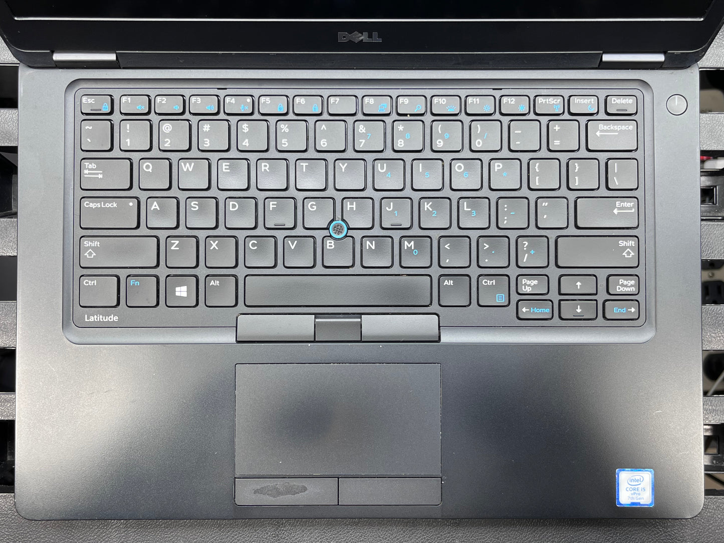 Laptop Dell Latitude 5480 14" 1366x768 (HD) Core i5-7300U 16GB RAM DDR4 256GB NVMe SSD WINDOWS 11 PRO c/ cargador