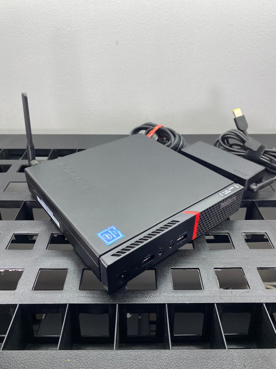 Desktop Lenovo ThinkCentre M600 Pentium J3710 8GB RAM 120GB SSD WINDOWS 11 PRO c/cargador