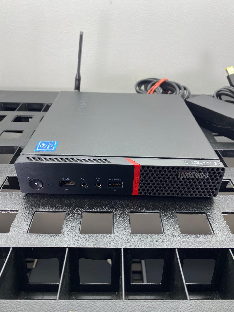 Desktop Lenovo ThinkCentre M600 Pentium J3710 8GB RAM 120GB SSD WINDOWS 11 PRO c/cargador