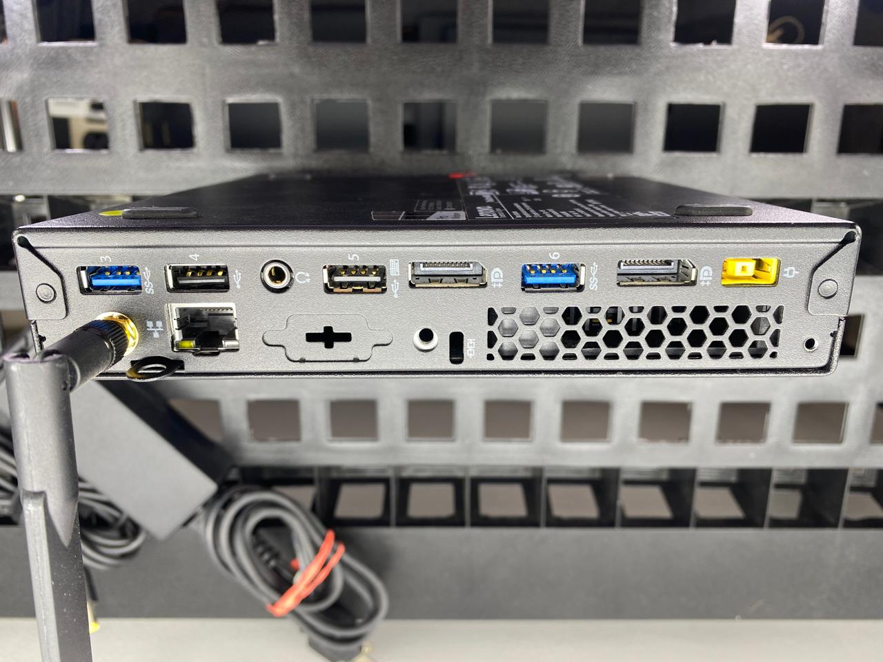 Desktop Lenovo ThinkCentre M600 Pentium J3710 8GB RAM 120GB SSD WINDOWS 11 PRO c/cargador