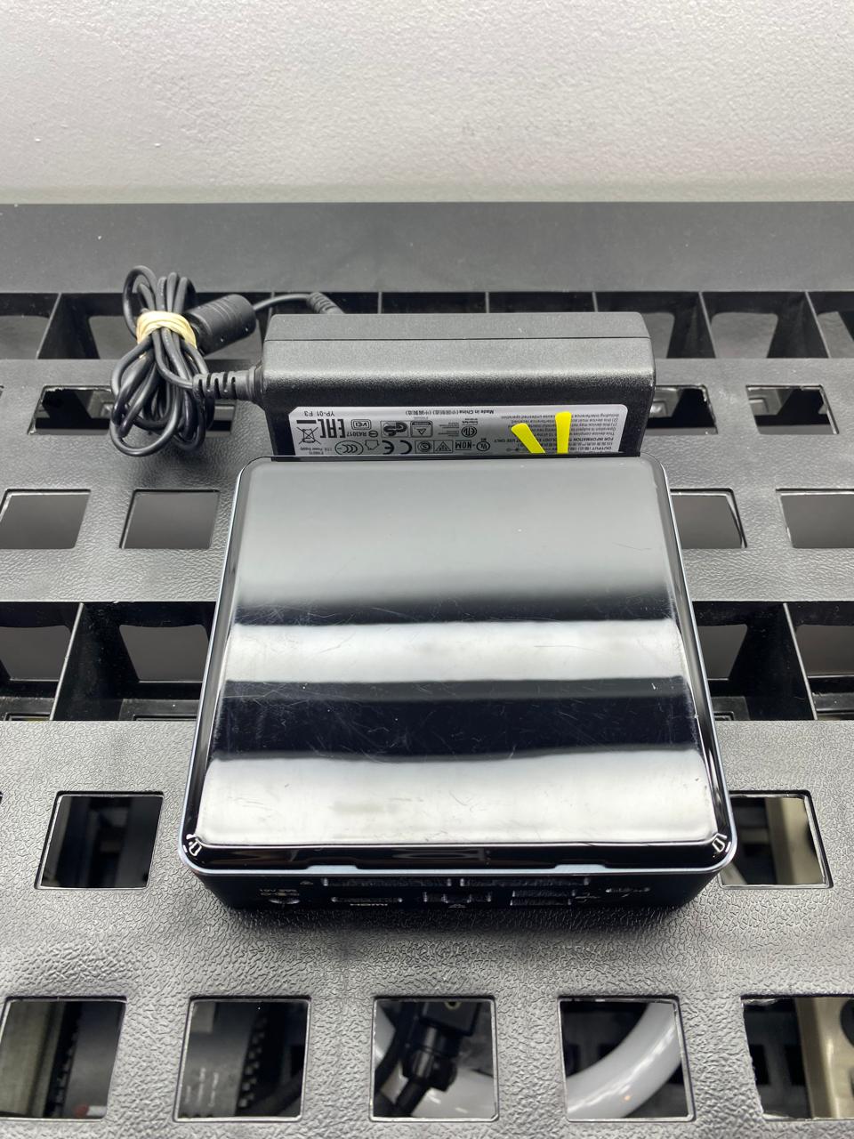 Desktop Intel NUC7i5BNKP Core i5-7260U 8GB RAM 256GB M.2 SSD WINDOWS 11 HOME c/cargador