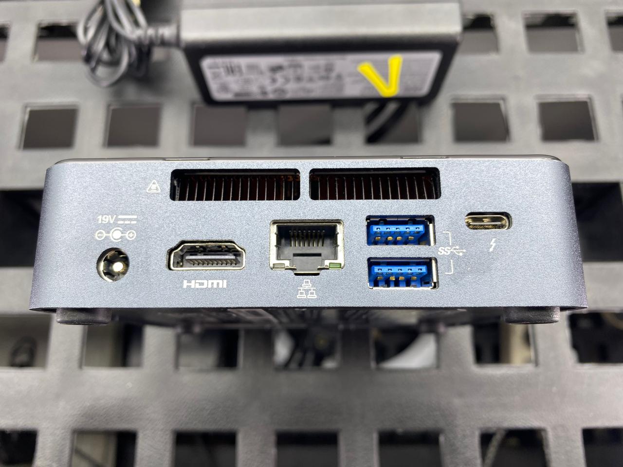 Desktop Intel NUC7i5BNKP Core i5-7260U 8GB RAM 256GB M.2 SSD WINDOWS 11 HOME c/cargador