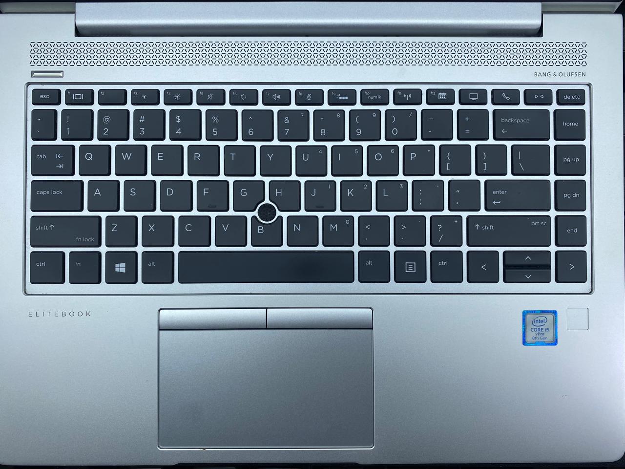 Laptop HP EliteBook 830 G5 13.3" Core i5-8350U 16GB RAM 256GB M.2 SSD WINDOWS 11 PRO c/cargador