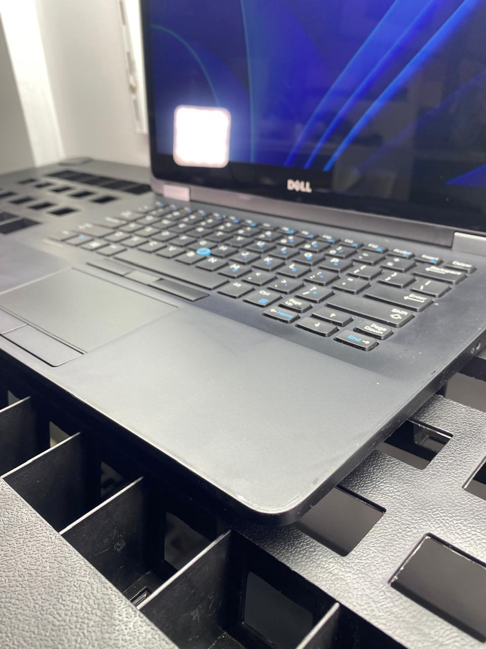 Laptop Dell Latitude E7470 14" Core i7-6600U 12GB RAM 120GB SSD WINDOWS 11 PRO c/cargador