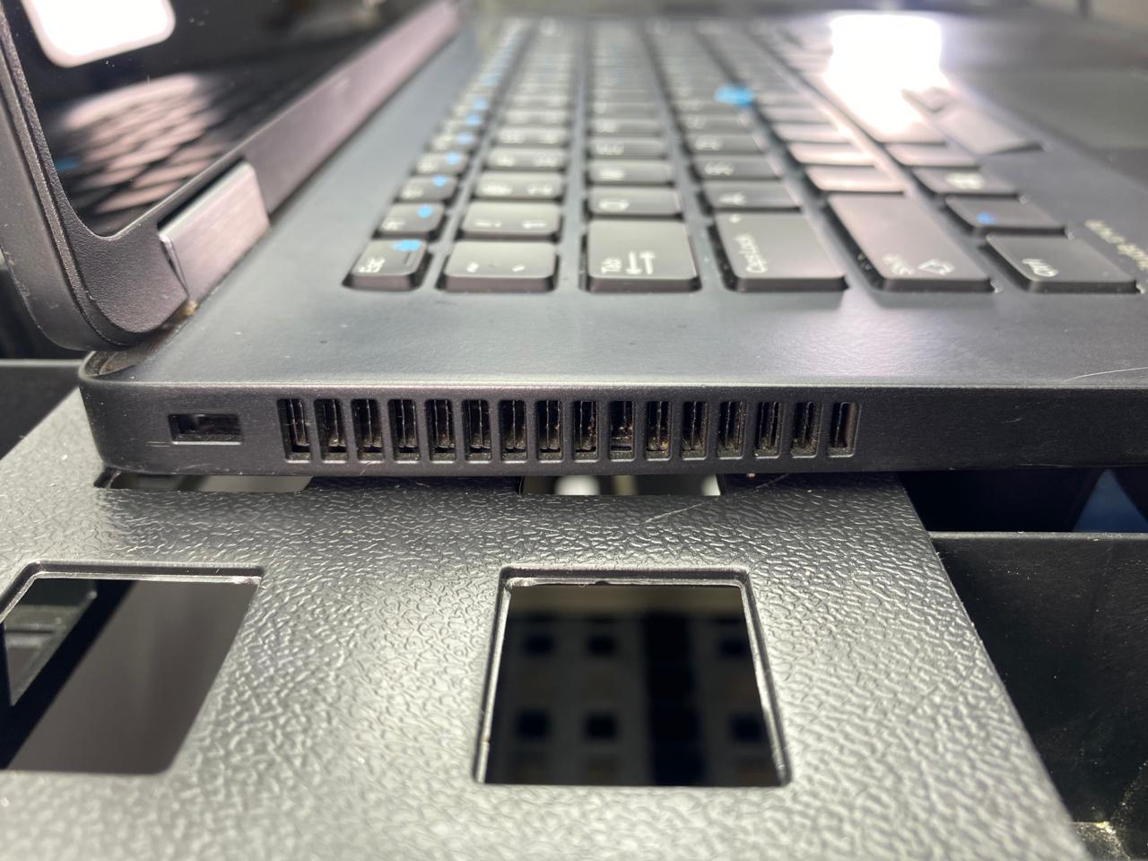 Laptop Dell Latitude E7470 14" Core i7-6600U 12GB RAM 120GB SSD WINDOWS 11 PRO c/cargador