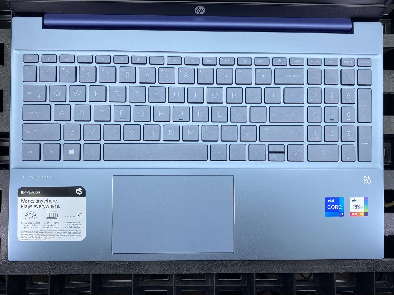 Laptop HP Pavilion 15-eg1073cl 15.6" Core i7-1195G7 16GB RAM 512GB NVMe SSD WINDOWS 11 PRO c/cargador