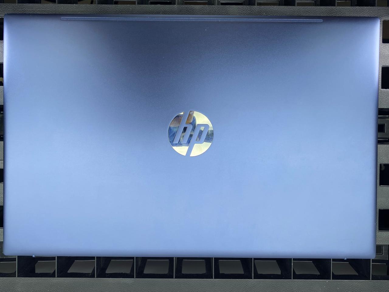Laptop HP Pavilion 15-eg1073cl 15.6" Core i7-1195G7 16GB RAM 512GB NVMe SSD WINDOWS 11 PRO c/cargador