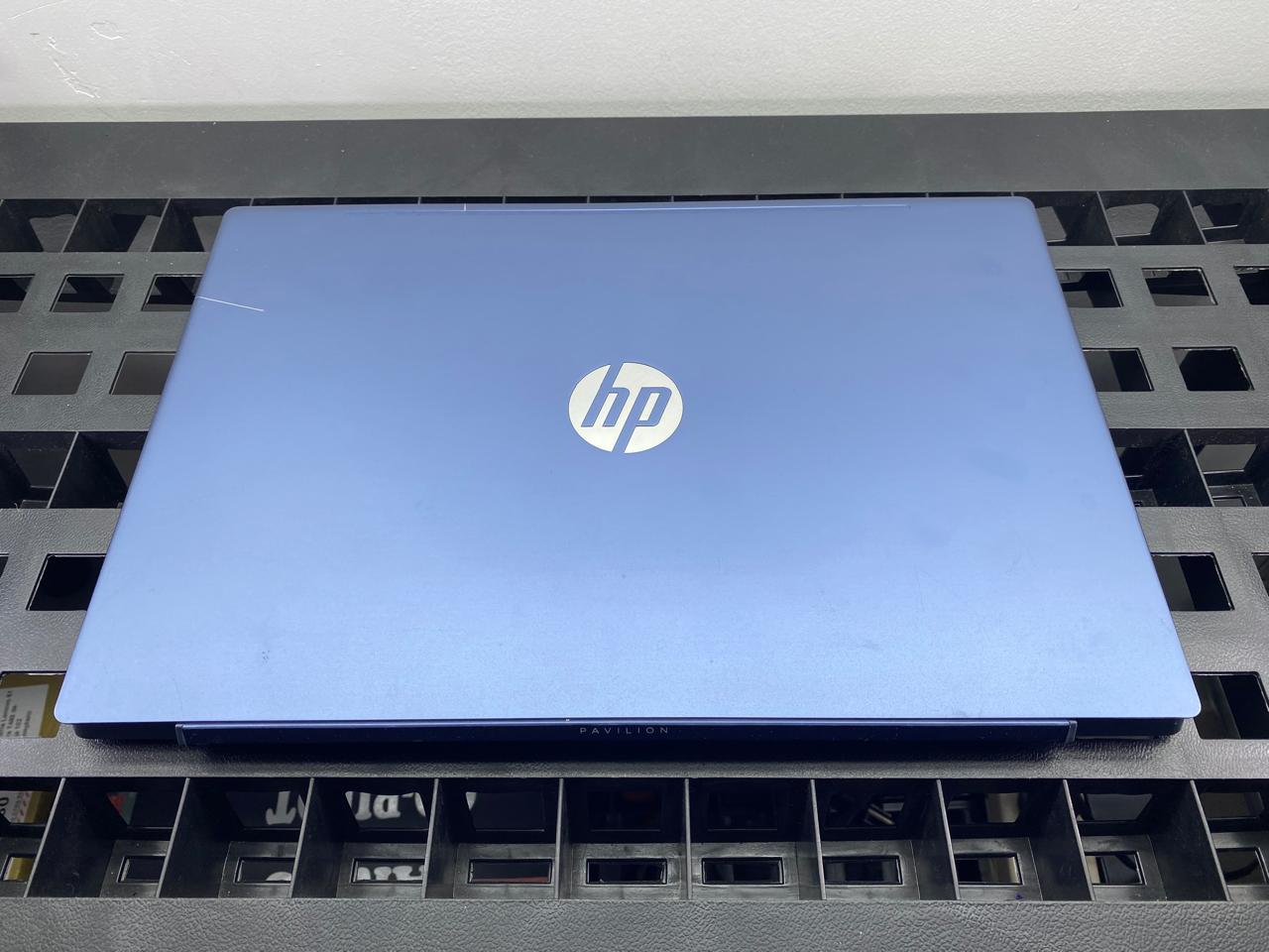 Laptop HP 15-cs3073cl 15.6" Core i7-1065G7 16GB RAM 500GB M.2 SSD + 500GB HDD WIN 11 PRO c/cargador
