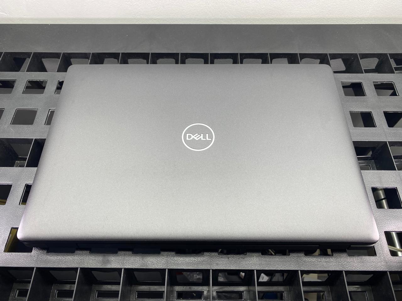 Laptop Dell Latitude 5400 14" Core i5-8365U 16GB RAM 256GB M.2 SSD WINDOWS 11 PRO c/cargador