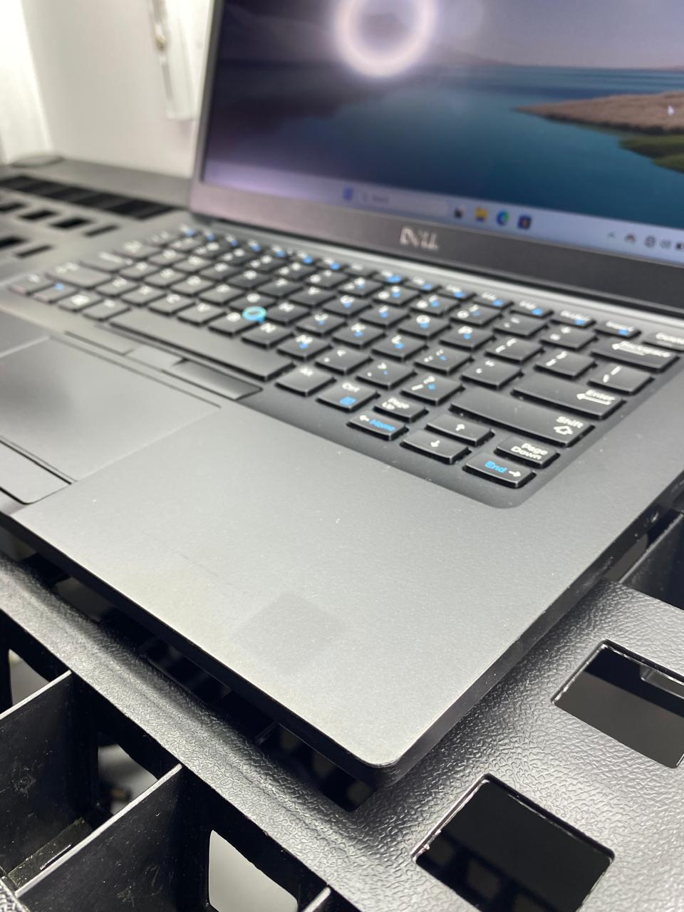 Laptop Dell Latitude 7490 14" Core i5-8350U 16GB RAM 256GB NVMe SSD WINDOWS 11 PRO c/cargador