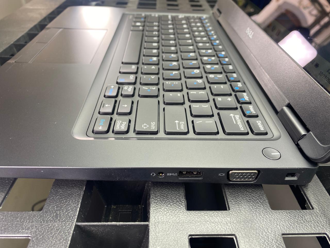 Laptop Dell Latitude 5480 14" Touchscreen Core i5-7300U 16GB RAM 256GB M.2 SSD WINDOWS 11 PRO c/cargador