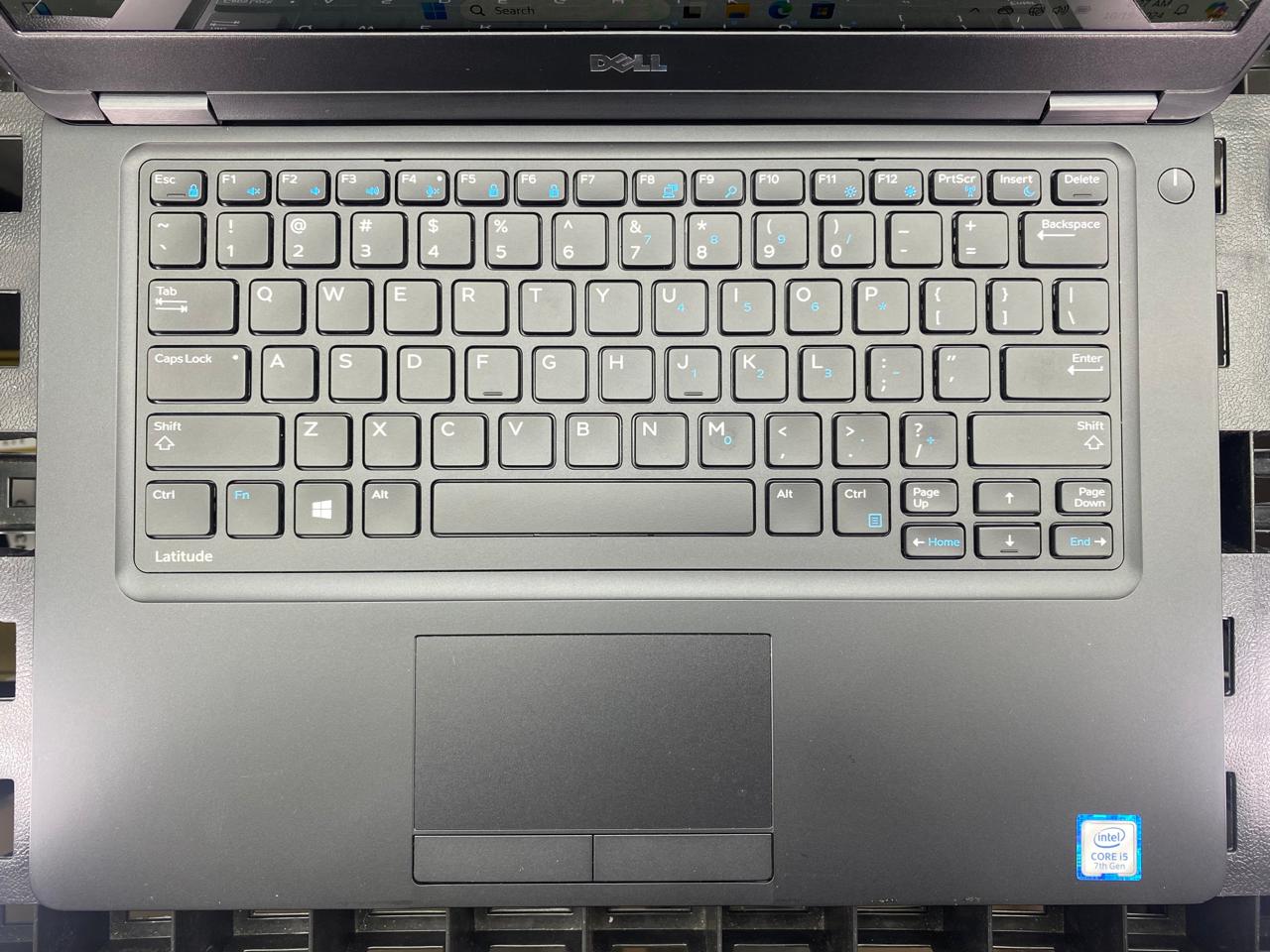 Laptop Dell Latitude 5480 14" Touchscreen Core i5-7300U 16GB RAM 256GB M.2 SSD WINDOWS 11 PRO c/cargador