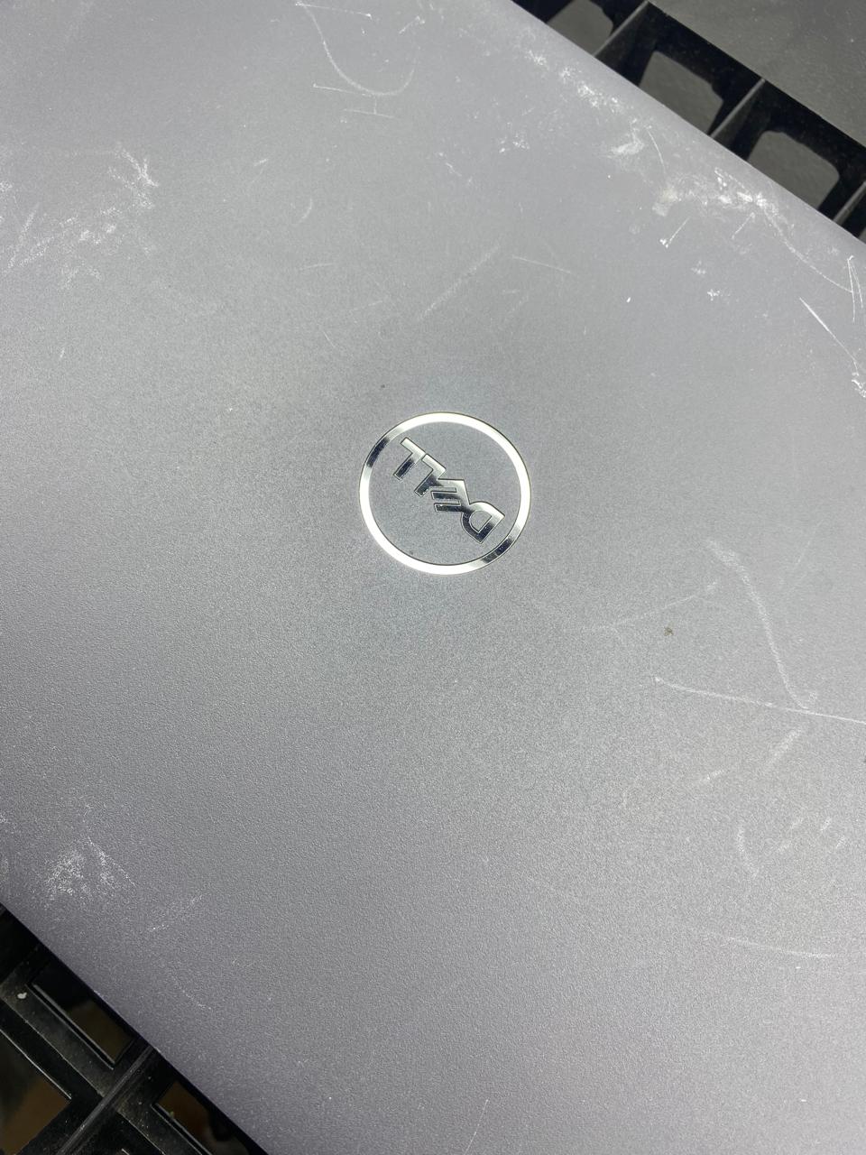 Laptop Dell Latitude 3410 14" Core i3-10110U 16GB RAM 256GB NVMe SSD + 750GB HDD WINDOWS 11 PRO c/cargador