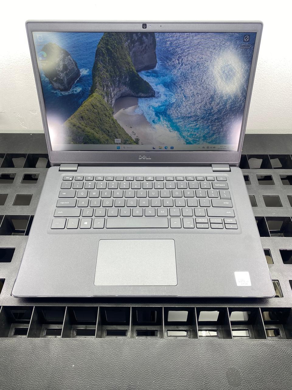 Laptop Dell Latitude 3410 14" Core i3-10110U 16GB RAM 256GB NVMe SSD + 750GB HDD WINDOWS 11 PRO c/cargador