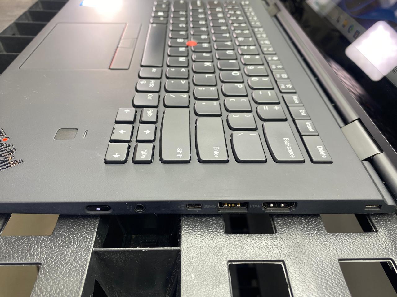 Laptop Lenovo ThinkPad X1 14" Core i7-8550U 8GB RAM 512GB SSD WINDOWS 11 PRO c/cargador