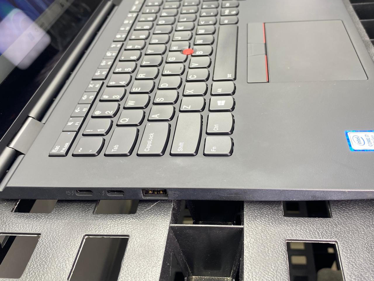 Laptop Lenovo ThinkPad X1 14" Core i7-8550U 8GB RAM 512GB SSD WINDOWS 11 PRO c/cargador