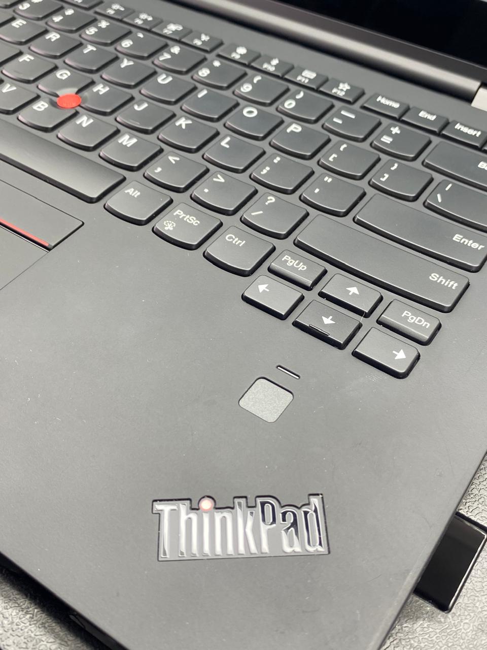Laptop Lenovo ThinkPad X1 14" Core i7-8550U 8GB RAM 512GB SSD WINDOWS 11 PRO c/cargador