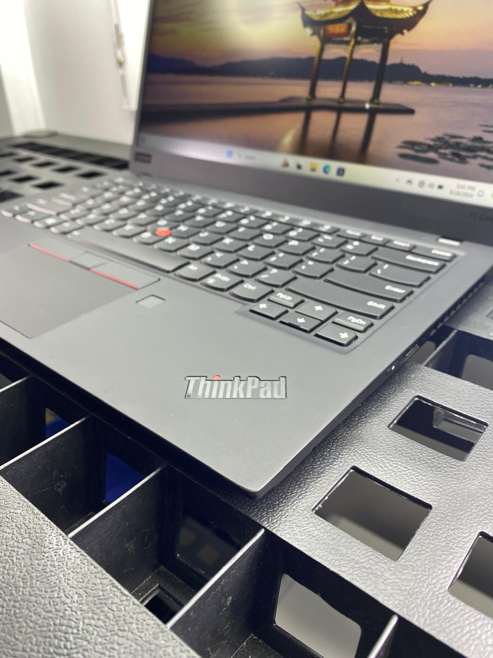Laptop Lenovo X1 Carbon 14" Core i5-8350U 8GB RAM 512GB M.2 SSD WINDOWS 11 HOME c/cargador