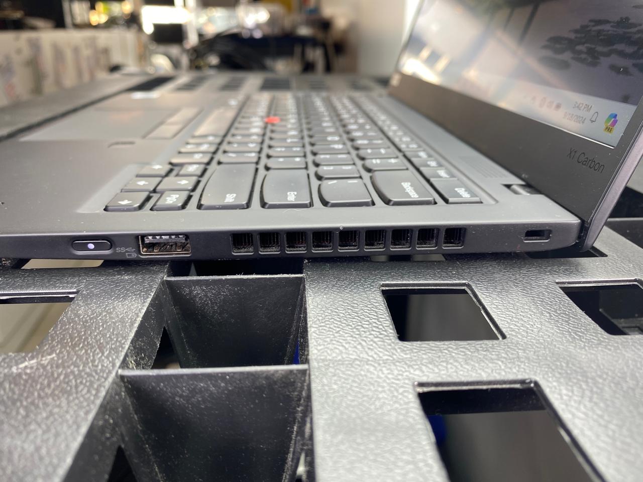 Laptop Lenovo X1 Carbon 14" Core i5-8350U 8GB RAM 512GB M.2 SSD WINDOWS 11 HOME c/cargador
