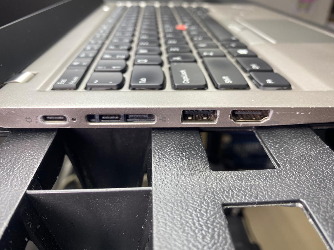 Laptop Lenovo ThinkPad X1 Carbon 14" Core i7-8550U 16GB RAM 512GB M.2 SSD WINDOWS 11 PRO c/cargador