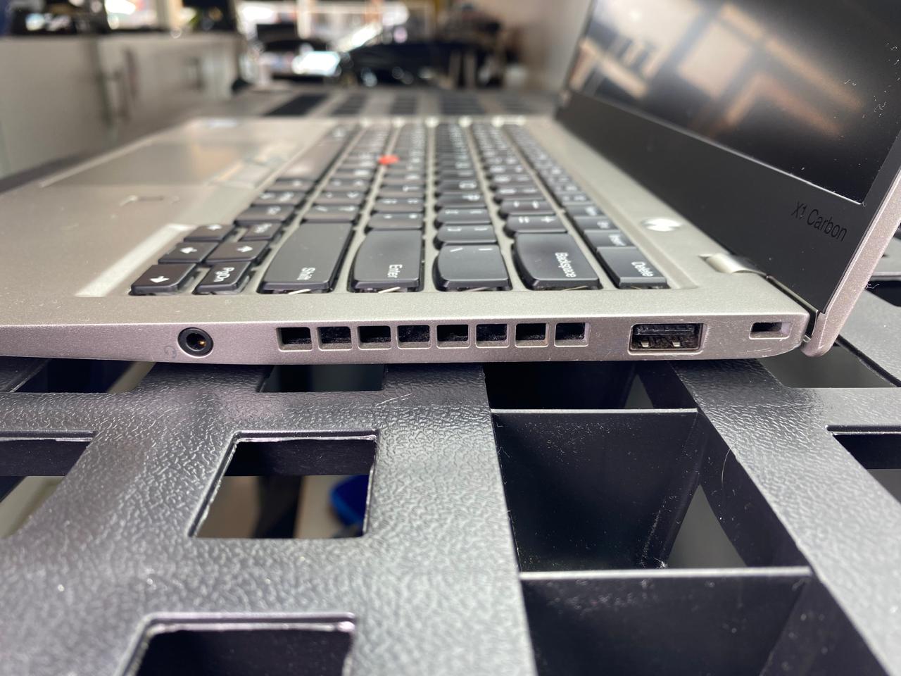 Laptop Lenovo ThinkPad X1 Carbon 14" Core i7-8550U 16GB RAM 512GB M.2 SSD WINDOWS 11 PRO c/cargador