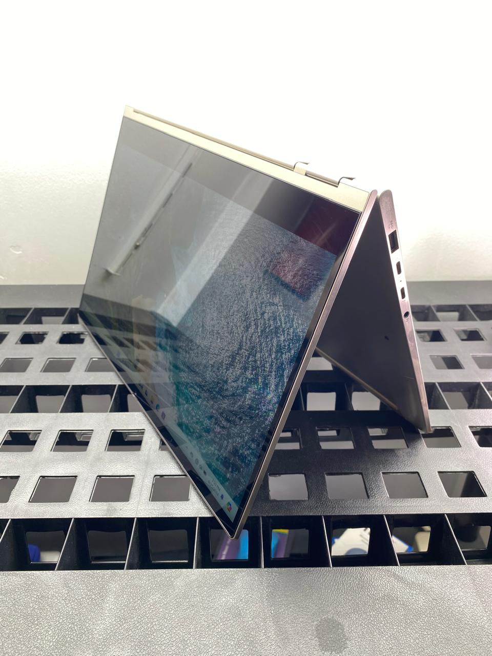Laptop Lenovo ThinkPad X1 Carbon 14" Core i7-8550U 16GB RAM 512GB M.2 SSD WINDOWS 11 PRO c/cargador