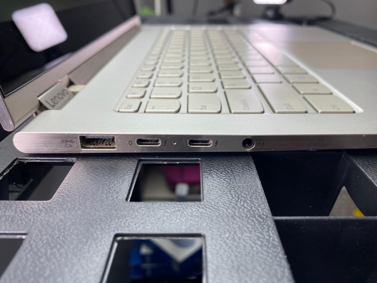 Laptop Lenovo ThinkPad X1 Carbon 14" Core i7-8550U 16GB RAM 512GB M.2 SSD WINDOWS 11 PRO c/cargador