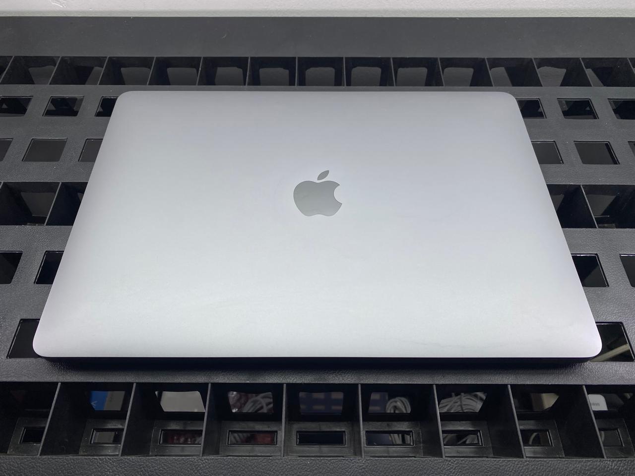 Laptop Apple MacBook Air 2018 13" Core i5-8210Y 16GB RAM 128GB SSD macOS Sonoma c/cargador