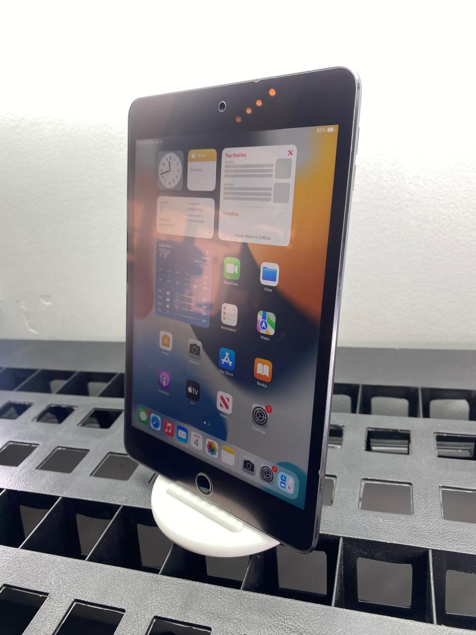 Apple iPad Mini 4 128GB 7.9" WiFi c/ cargador