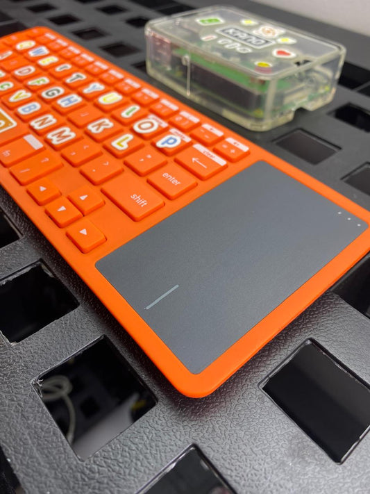 Mini PC Kano Tarjeta Micro SD 8GB Wi-Fi c/ Teclado, HDMI y Adaptador