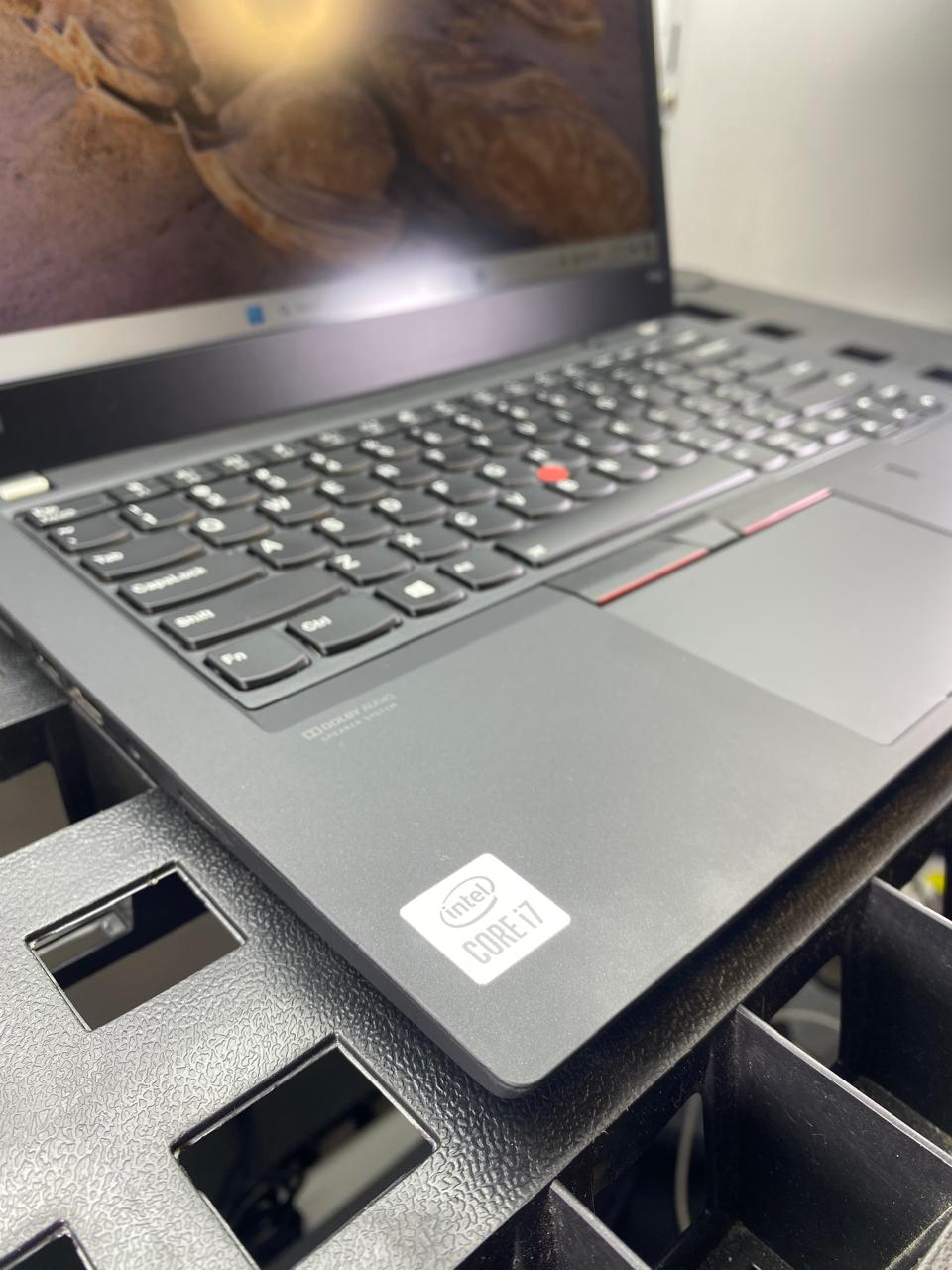 Laptop Lenovo P14s 14" Core i7-10510U 16GB RAM 512GB NVMe SSD WINDOWS 11 PRO c/cargador
