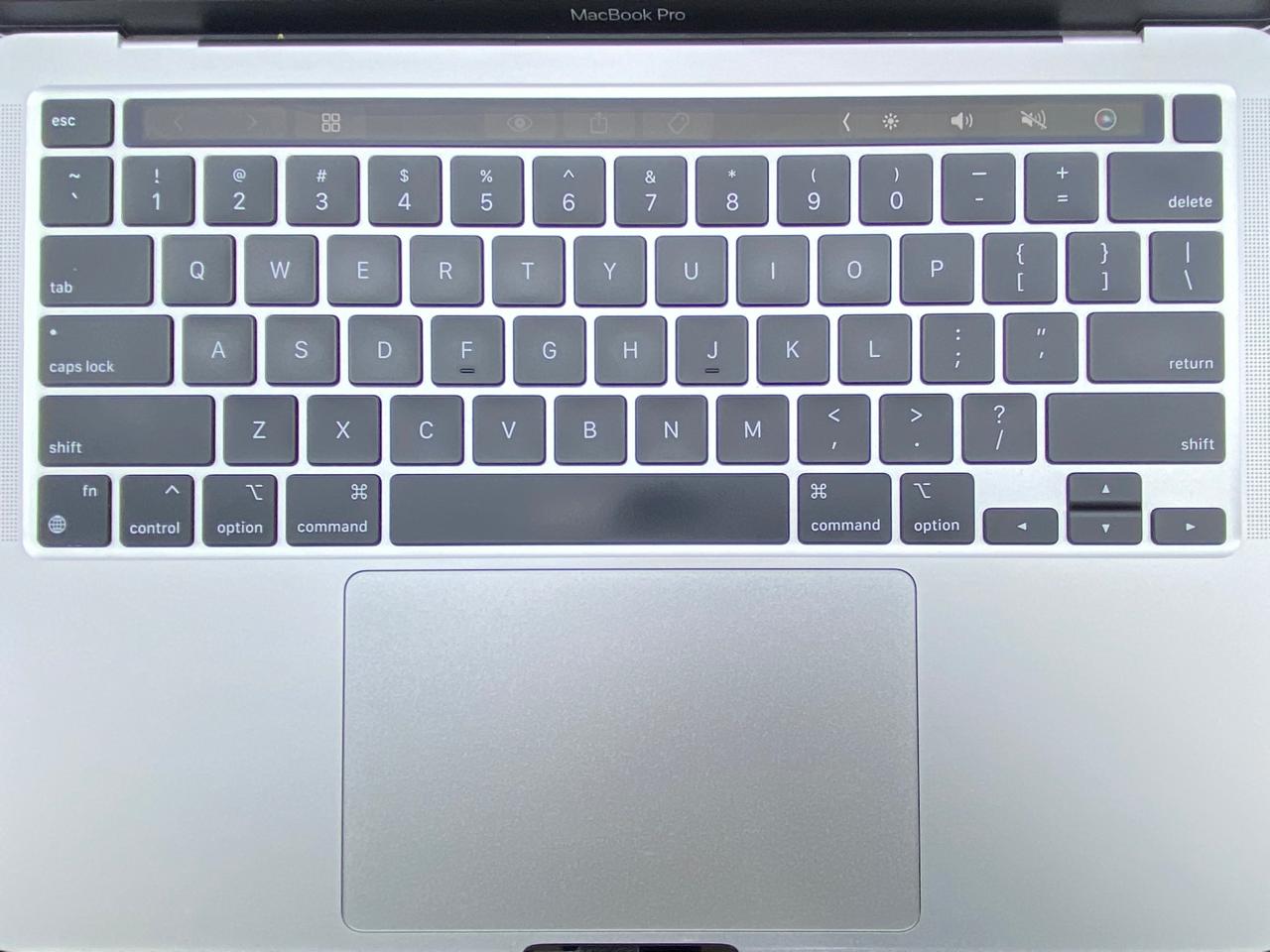 Laptop Apple MacBook Pro 2020 13.3" M1 16GB RAM 256GB SSD macOS Sequoia c/cargador