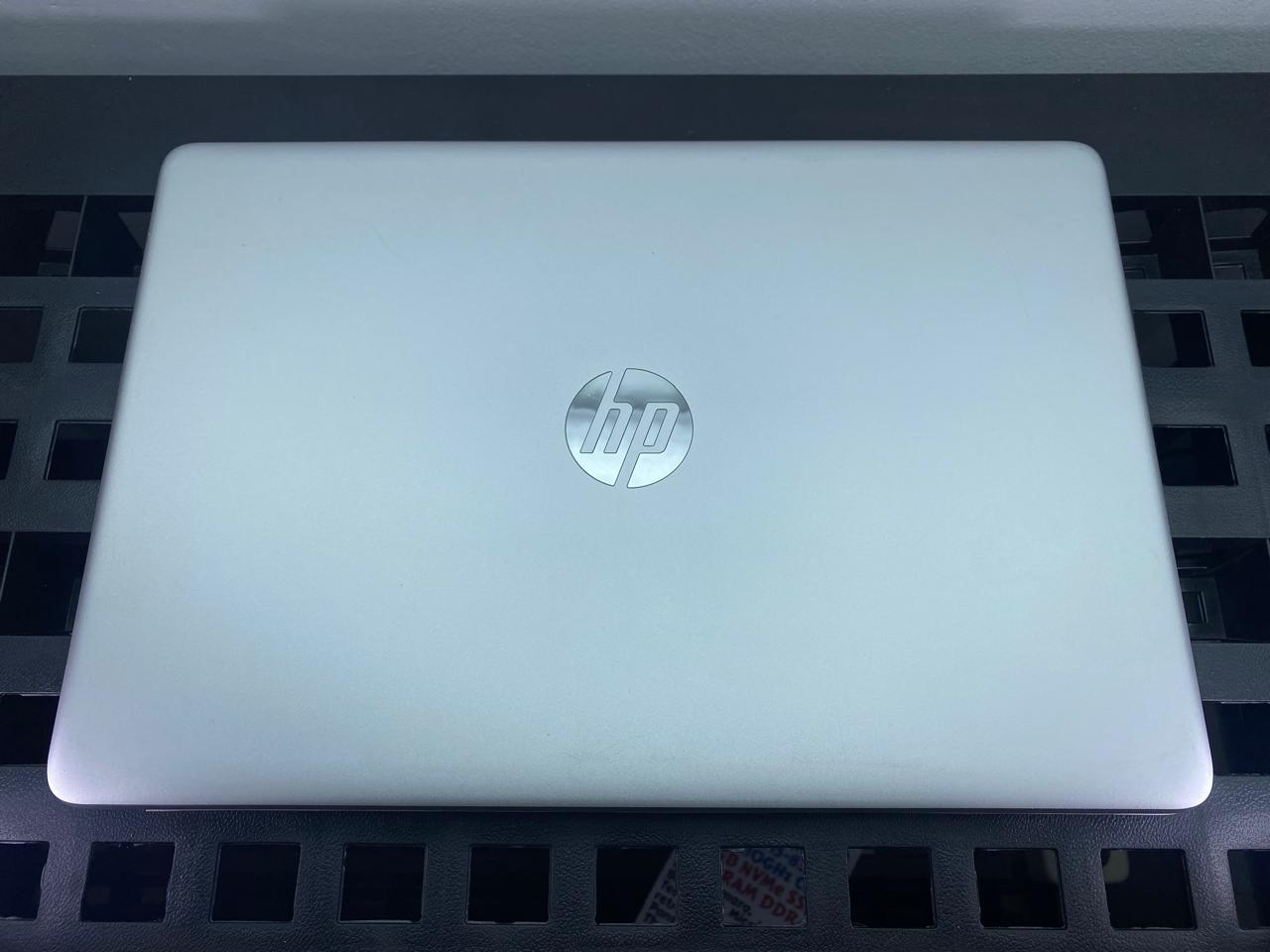 Laptop HP 15-dw300 15.6" Core i5-1135G7 16GB RAM 128GB M.2 SSD WINDOWS 11 HOME c/cargador